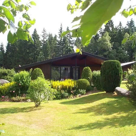 Idyllische Ferienhauser Am Waldrand Und Waldschlosschen Hébergement de vacances Fichtelberg